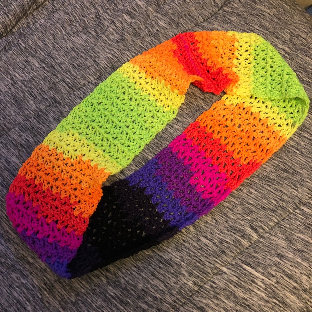 🙀last chance🙀 Handmade rainbow infinity scarf